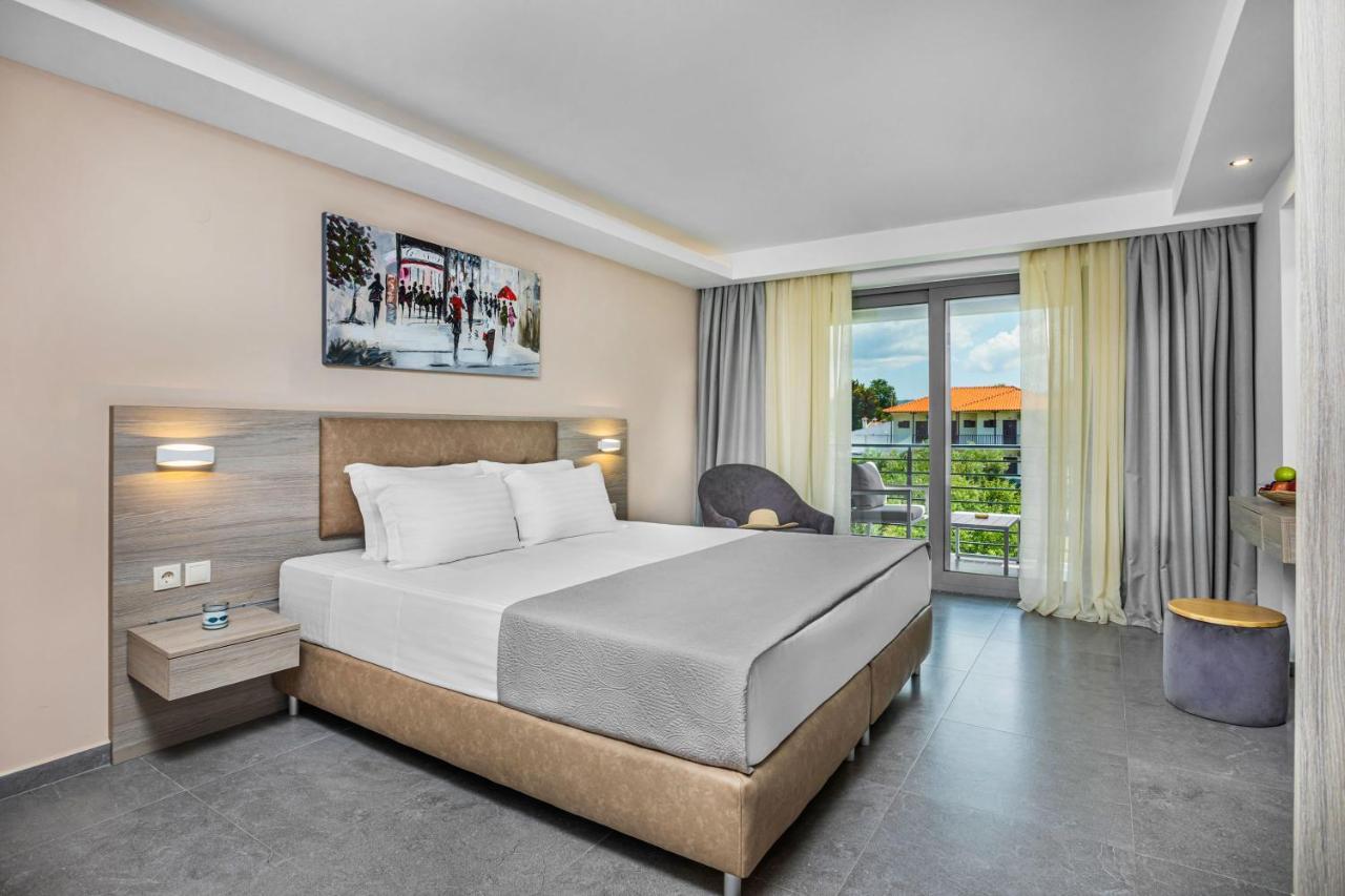 Newstory Suites Посиди Екстериор снимка