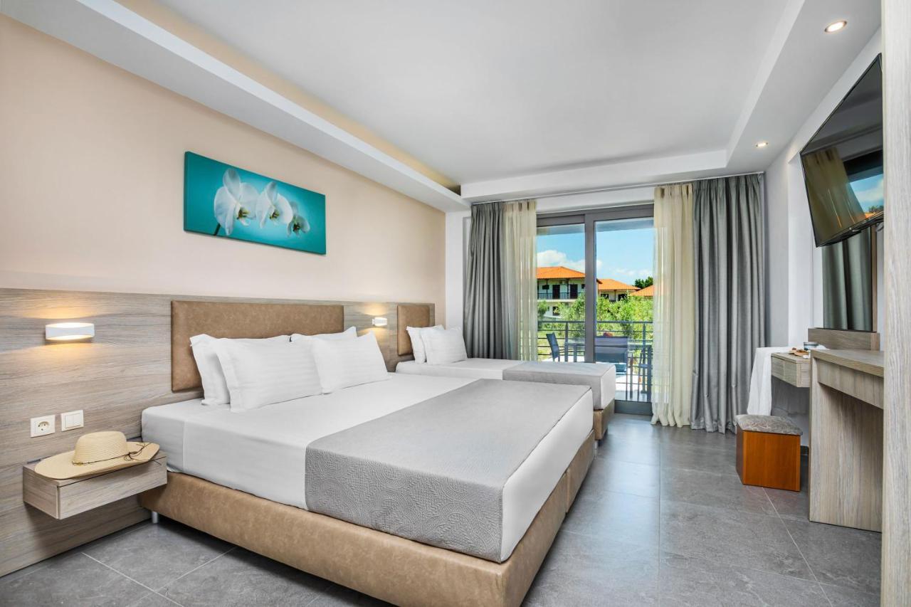 Newstory Suites Посиди Екстериор снимка